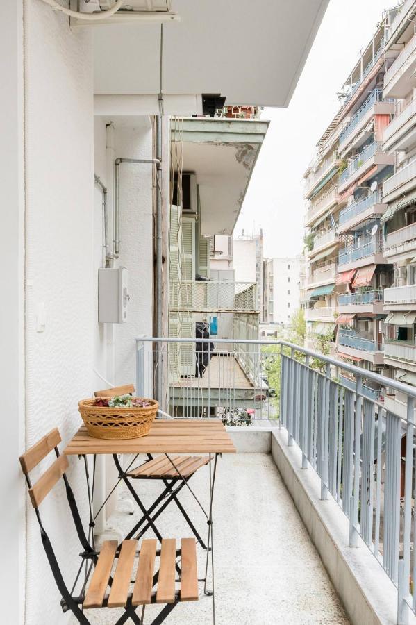 Nat'S Place An Exquisite Home Next To Metro Thessaloníki Luaran gambar